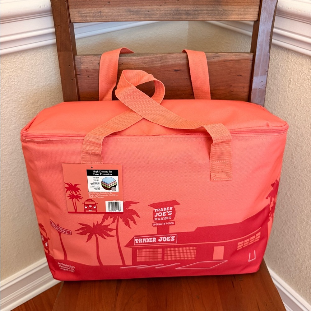 TRADER JOE'S 🍑Peach🍑 Large INSULATED Bag 8 Gallon Size New w tag limited edition